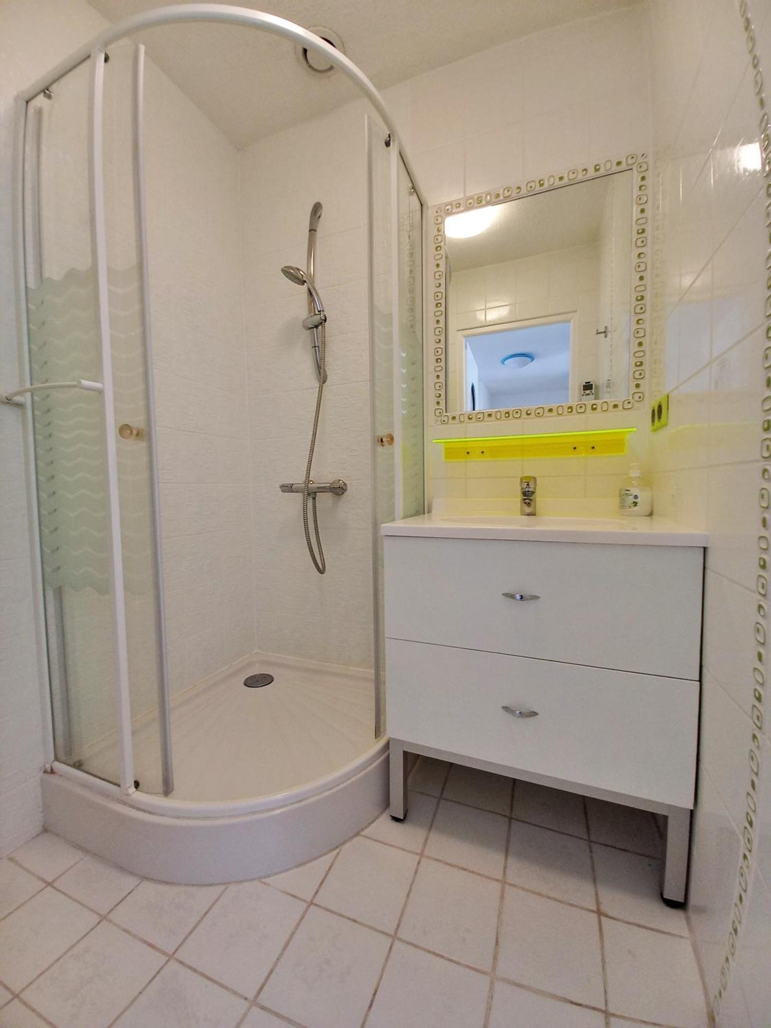 Appartement T4 92m2 Pour 6 Pers A 400m De La Fréjus